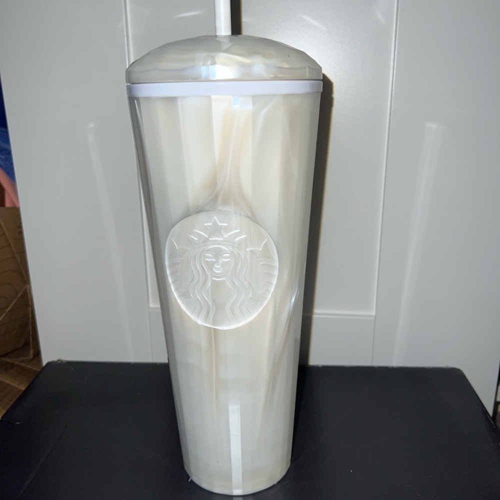 Starbucks Pearl Dome 24 oz tumbler!!!